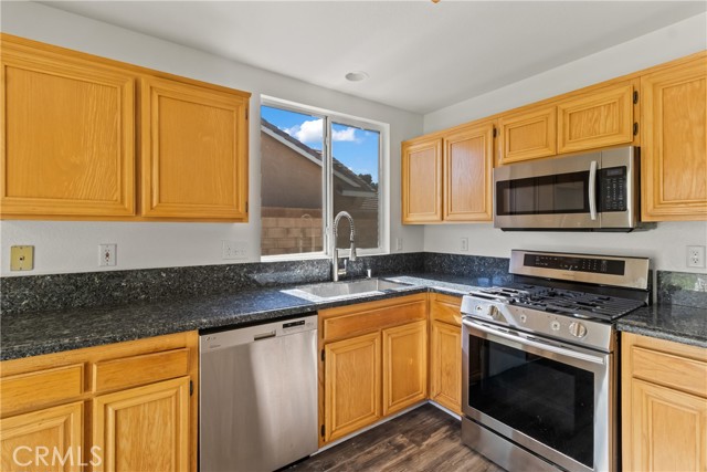 6210 W Avenue J5, Lancaster CA: https://media.crmls.org/medias/3130b3e8-63f3-465e-827a-8e0f6796a9f5.jpg