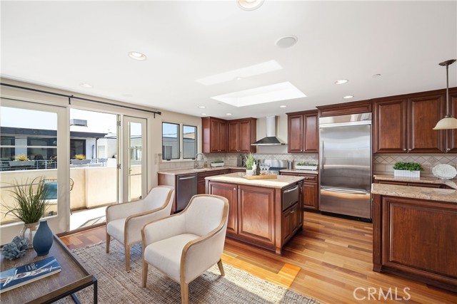 429 21st Place, Manhattan Beach, California 90266, 3 Bedrooms Bedrooms, ,3 BathroomsBathrooms,Residential,Sold,21st,SB22099322