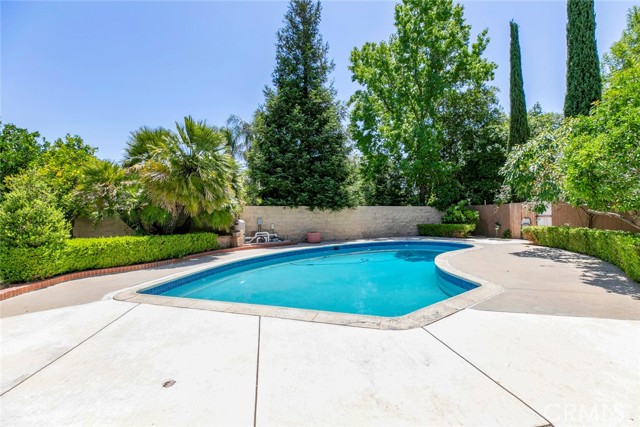 17800 Raymer Street, Sherwood Forest CA: https://media.crmls.org/medias/313254ee-1486-4d79-a95c-a54af38b6e2b.jpg