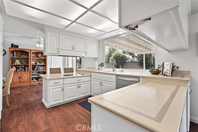 3122 Ruth Elaine Drive, Rossmoor CA: https://media.crmls.org/medias/3132c8d5-8919-4dc5-95c0-fec705310198.jpg