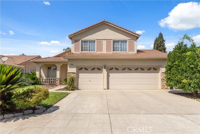 Detail Gallery Image 3 of 37 For 2290 Warwick Ave, Fresno,  CA 93720 - 4 Beds | 3 Baths