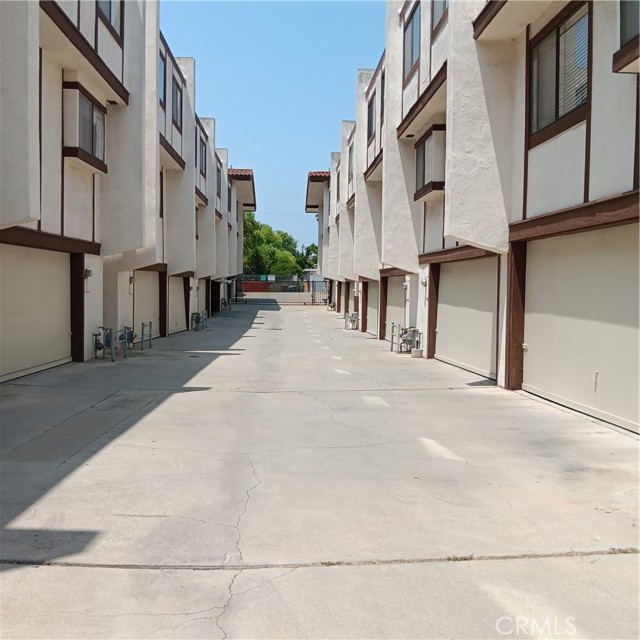 Detail Gallery Image 24 of 46 For 17037 S Vermont Ave #108,  Gardena,  CA 90247 - 3 Beds | 3 Baths