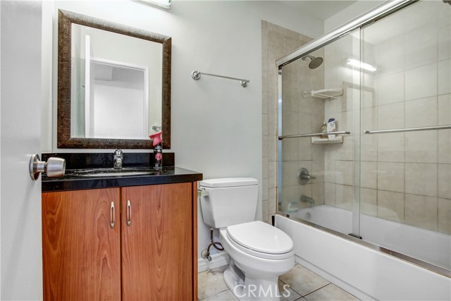 Detail Gallery Image 8 of 17 For 18350 Hatteras St #255,  Tarzana,  CA 91356 - 3 Beds | 2 Baths