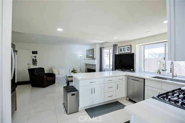 Detail Gallery Image 10 of 33 For 13079 Winterpark, Riverside,  CA 92503 - 3 Beds | 2/1 Baths