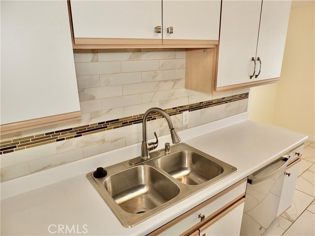 121 Sinclair Avenue, Glendale CA: https://media.crmls.org/medias/3133e66e-489e-4598-b5c6-40217ab9d864.jpg