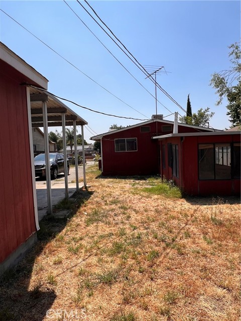 13507 Raven Street, Sylmar CA: https://media.crmls.org/medias/31342d87-4b57-46df-8f74-bac8deaad3a3.jpg