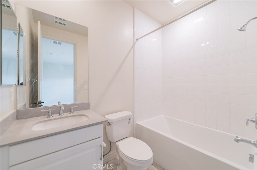 MLS #OC25255909 image #23