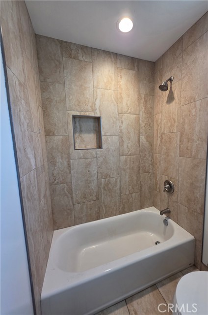 1046 N Banning Boulevard, Wilmington CA: https://media.crmls.org/medias/3135ab81-bf44-4427-ba50-b75a4b8d4355.jpg