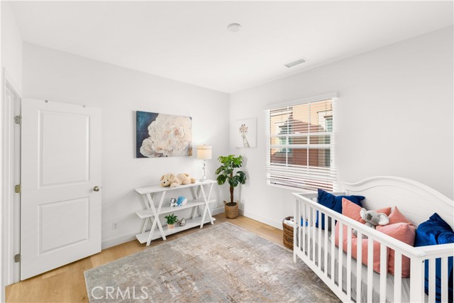 112 Velvet Leaf, Irvine CA: https://media.crmls.org/medias/31368104-269f-4da1-bc8e-ea95a34a4221.jpg