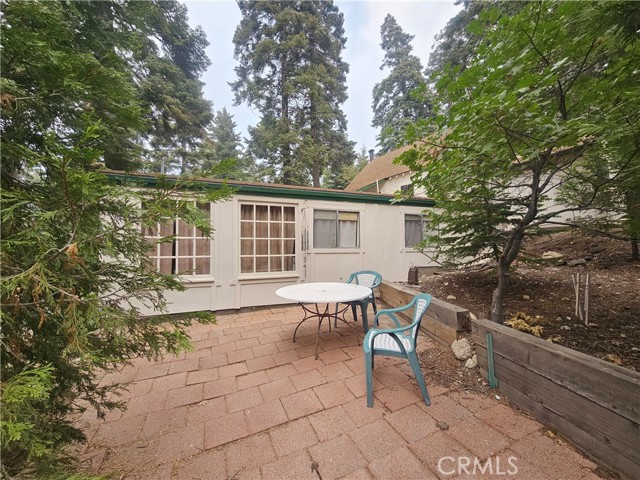 Detail Gallery Image 3 of 22 For 26061 Fire Hall, Twin Peaks,  CA 92391 - 4 Beds | 2 Baths