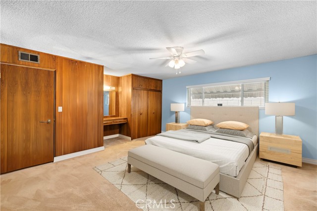 2304 Lewis Street, Santa Ana CA: https://media.crmls.org/medias/313806b3-3411-4e9e-acca-54f24effcfb0.jpg