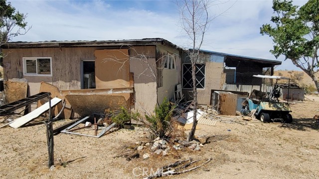 18501 Fort Tejon Road, Llano CA: https://media.crmls.org/medias/313a248c-f2ae-472b-9809-2d1a34f97686.jpg