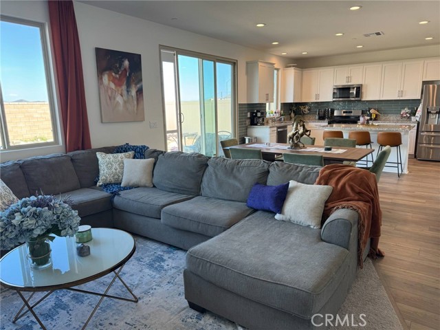 Detail Gallery Image 15 of 34 For 27214 Felsic Dr, Menifee,  CA 92585 - 5 Beds | 2/1 Baths
