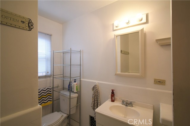 Detail Gallery Image 16 of 32 For 1815 W 108th St, Los Angeles,  CA 90047 - 2 Beds | 1 Baths