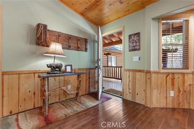 Detail Gallery Image 10 of 52 For 261 Crater Lake, Big Bear Lake,  CA 92315 - 3 Beds | 2 Baths