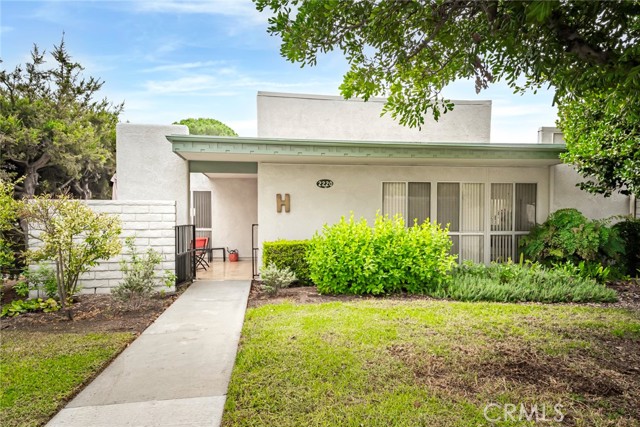 Detail Gallery Image 3 of 60 For 2220 E via Mariposa East #H,  Laguna Woods,  CA 92637 - 2 Beds | 1 Baths