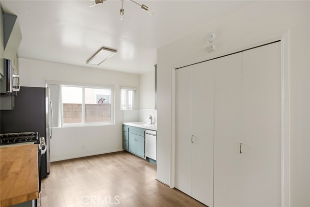 Detail Gallery Image 6 of 19 For 740 W 27th St #2,  San Pedro,  CA 90731 - 2 Beds | 1 Baths