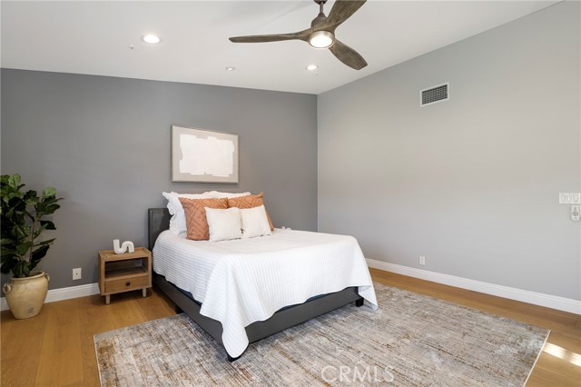 Detail Gallery Image 33 of 60 For 21565 Cleardale St, Newhall,  CA 91321 - 3 Beds | 2/1 Baths