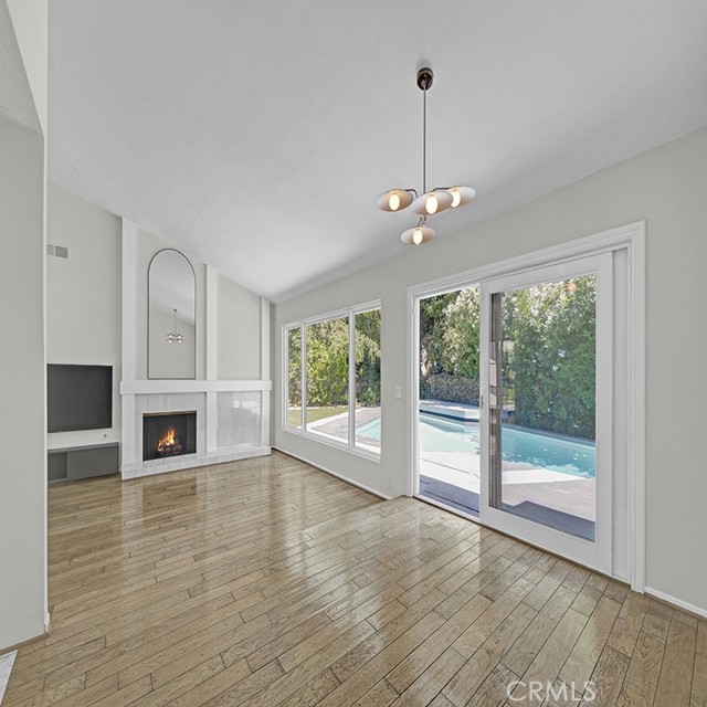 23020 Wrencrest Drive, Calabasas CA: https://media.crmls.org/medias/313cbb8c-469c-4886-a051-10a4a0f890a5.jpg