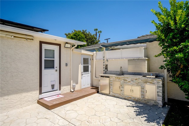 8337 Valecrest Drive, Sun Valley CA: https://media.crmls.org/medias/313d5b7e-5d04-450f-9935-c98673e20b32.jpg