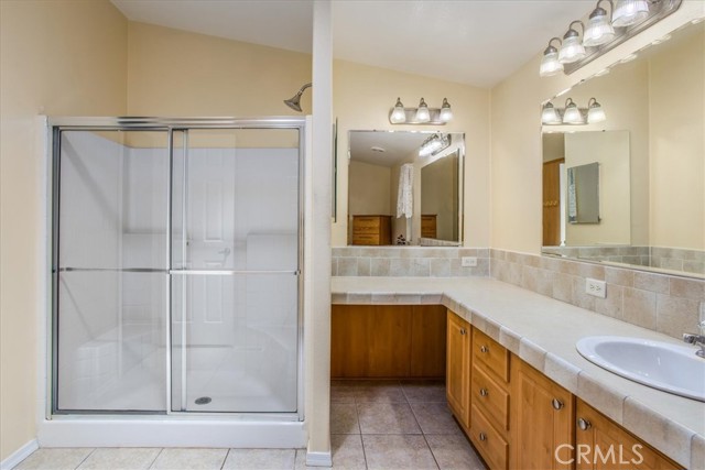 1250 N Kirby Street, Hemet CA: https://media.crmls.org/medias/313d8de4-d65b-4a5f-ac18-734a4e262245.jpg