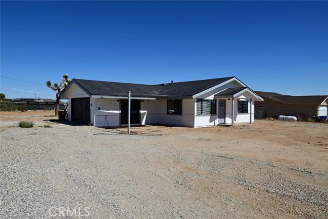 Detail Gallery Image 3 of 23 For 58288 Canterbury St, Yucca Valley,  CA 92284 - 3 Beds | 2 Baths