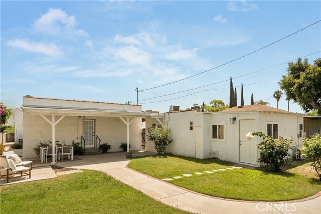 933 N Lincoln Street, Burbank CA: https://media.crmls.org/medias/313e76f3-ba2c-4a1a-9e1c-b7fe2a2c0feb.jpg