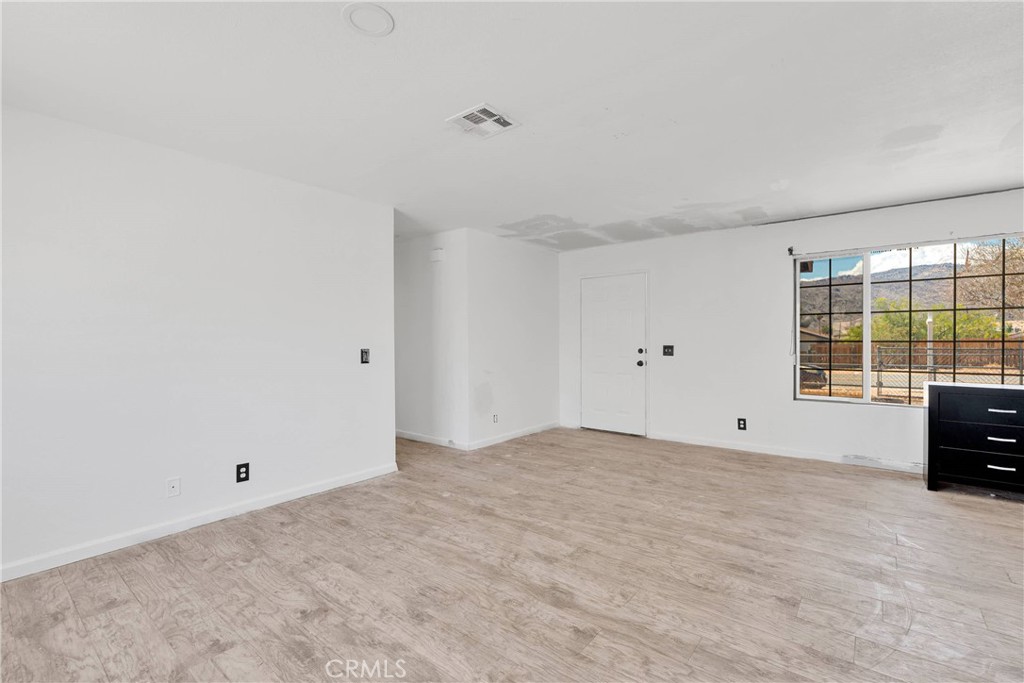 MLS #CV25102464 image #5