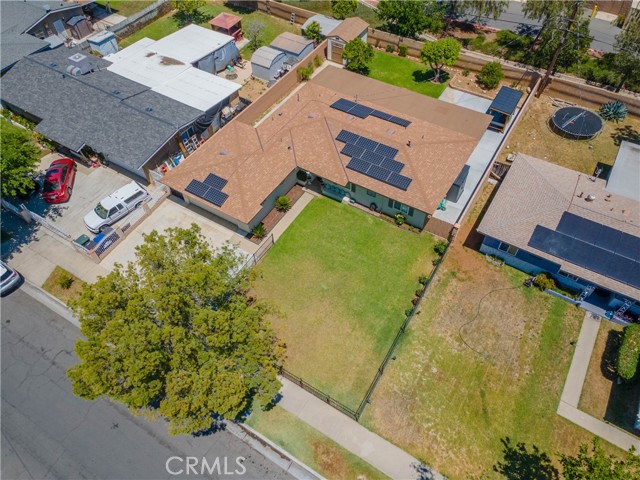 5611 Harold Street, Riverside CA: https://media.crmls.org/medias/313f7336-cc74-4adf-9c7c-00b771f150d1.jpg