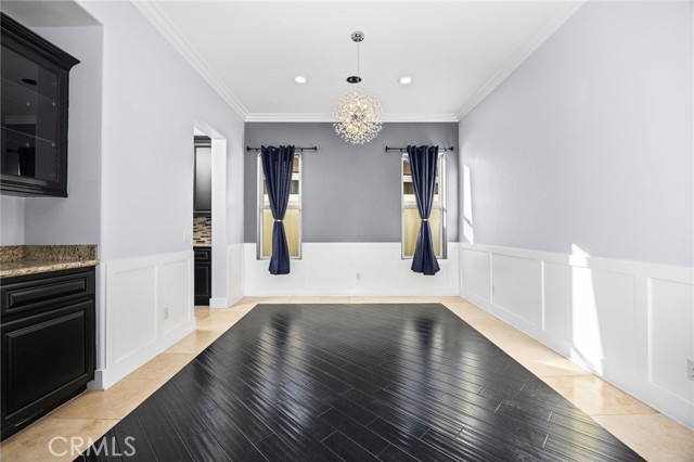 Detail Gallery Image 14 of 58 For 29061 Lupin Pl, Canyon Lake,  CA 92587 - 5 Beds | 3/1 Baths