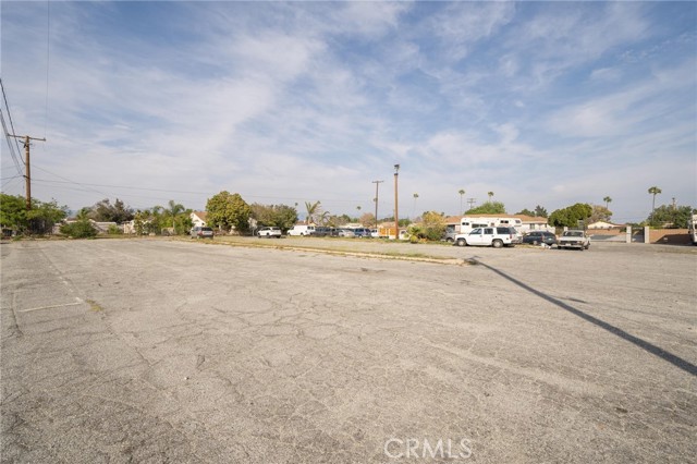 Detail Gallery Image 7 of 26 For 16436 Foothill Bld, Fontana,  CA 92335 - – Beds | – Baths