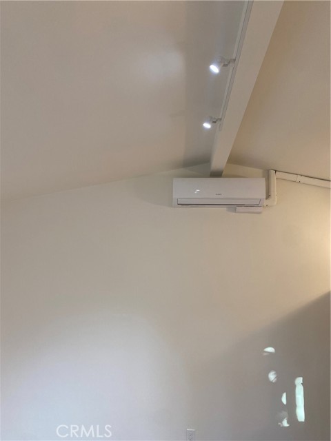 Detail Gallery Image 5 of 7 For 1402 W Olive, Burbank,  CA 91506 - 1 Beds | 1 Baths