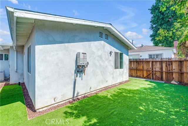 7435 7437 Balcom Avenue, Reseda CA: https://media.crmls.org/medias/3141a6d5-961f-434f-bd53-039483446056.jpg