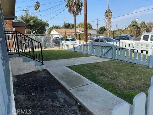 Detail Gallery Image 3 of 19 For 322 W Palm St, Compton,  CA 90220 - – Beds | – Baths