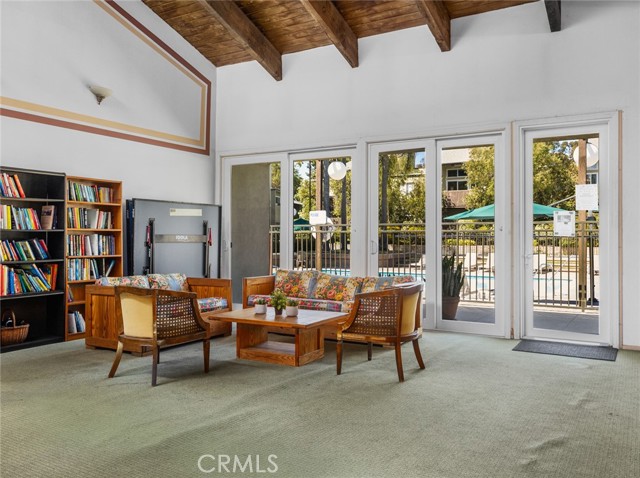 4919 Indian Wood Road, Culver City CA: https://media.crmls.org/medias/3142e448-c3b2-4721-8f88-58071ecde2c4.jpg