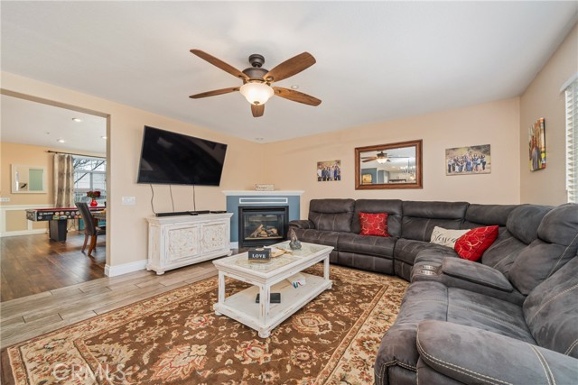 Detail Gallery Image 11 of 54 For 15532 Skylark Ave, Fontana,  CA 92336 - 4 Beds | 2/1 Baths