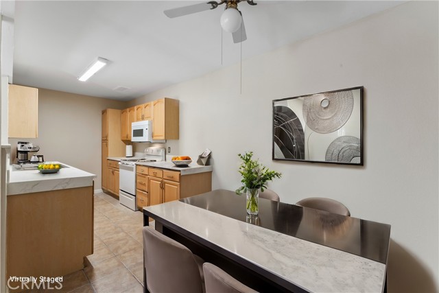 Detail Gallery Image 5 of 16 For 3090 Panorama Rd #D,  Riverside,  CA 92506 - 2 Beds | 2 Baths