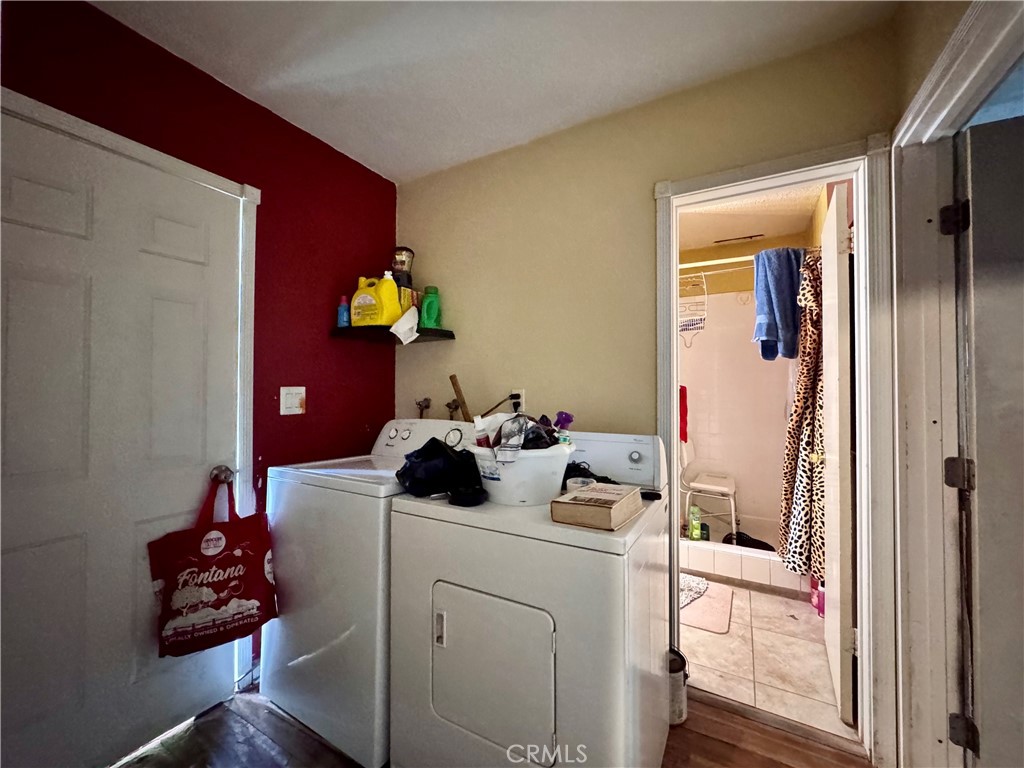https://media.crmls.org/medias/31441df4-6c82-4999-8793-e31f0d0e4c24.jpg?preset=X-Large