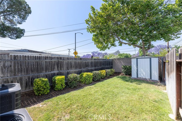 341 W Whiting Avenue, Fullerton CA: https://media.crmls.org/medias/314443a7-cbba-4d10-83aa-374eadf33fd2.jpg
