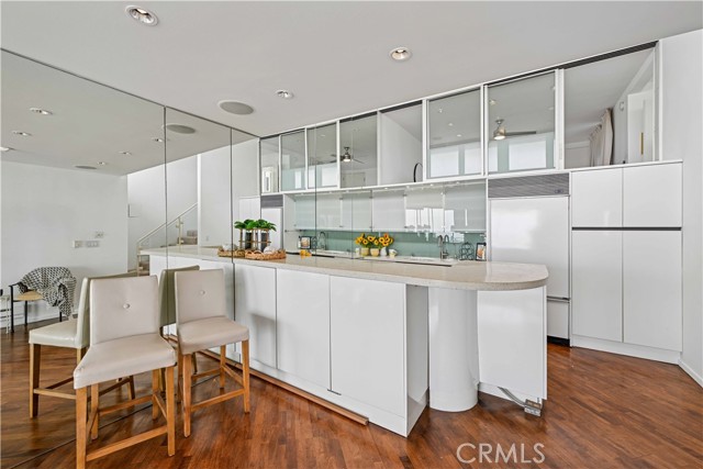 Detail Gallery Image 8 of 21 For 6 Voyage St #204,  Marina Del Rey,  CA 90292 - 2 Beds | 2 Baths