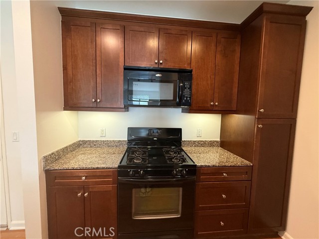 2252 Scholarship, Irvine CA: https://media.crmls.org/medias/31467510-9228-4aa1-b816-4055401f7add.jpg