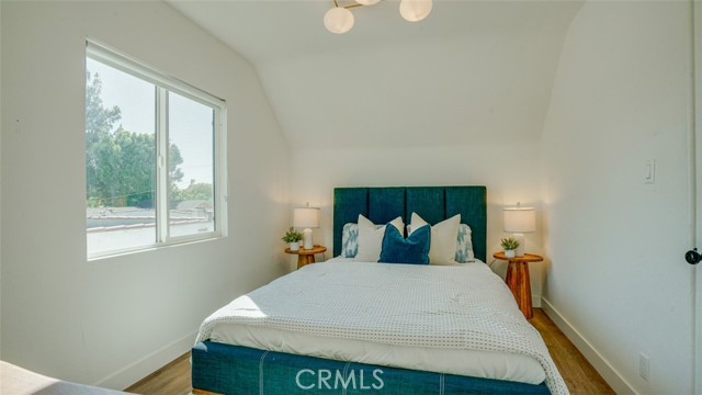 231 W Cedar Avenue, Burbank CA: https://media.crmls.org/medias/3148a860-7420-46fa-9c96-833841a43bf6.jpg