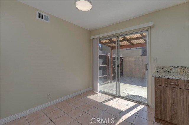 Detail Gallery Image 9 of 30 For 25834 Viana Ave #5,  Lomita,  CA 90717 - 2 Beds | 1/1 Baths