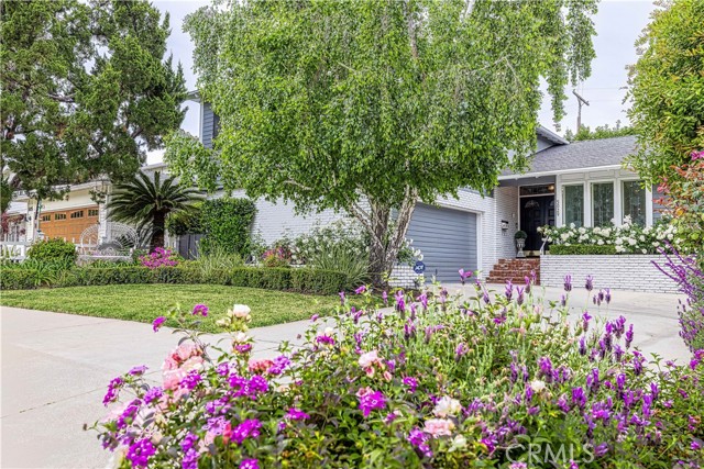 Detail Gallery Image 1 of 30 For 5029 Gerald Ave, Encino,  CA 91436 - 4 Beds | 3/1 Baths