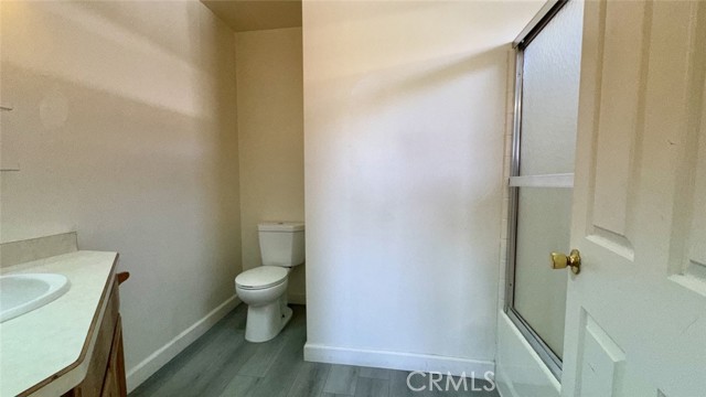 Detail Gallery Image 8 of 10 For 715 Houchin, Bakersfield,  CA 93304 - 3 Beds | 2 Baths