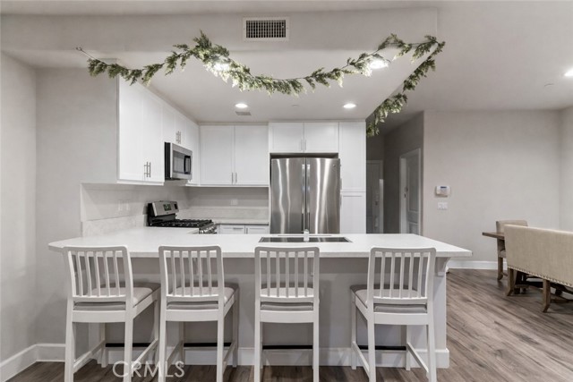 Detail Gallery Image 9 of 25 For 9834 Jersey #10,  Santa Fe Springs,  CA 90670 - 3 Beds | 3 Baths