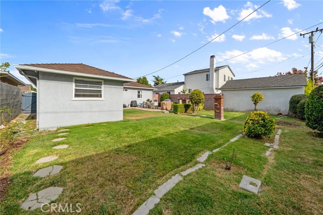 15129 Fonthill Avenue, Lawndale CA: https://media.crmls.org/medias/3149ffb7-05bb-4cbe-ba4c-9bae755ff4c6.jpg