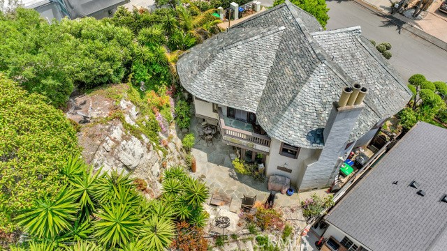 266 Canyon Acres Drive, Laguna Beach CA: https://media.crmls.org/medias/314a6481-7981-47f3-a434-80d039c3b6f9.jpg