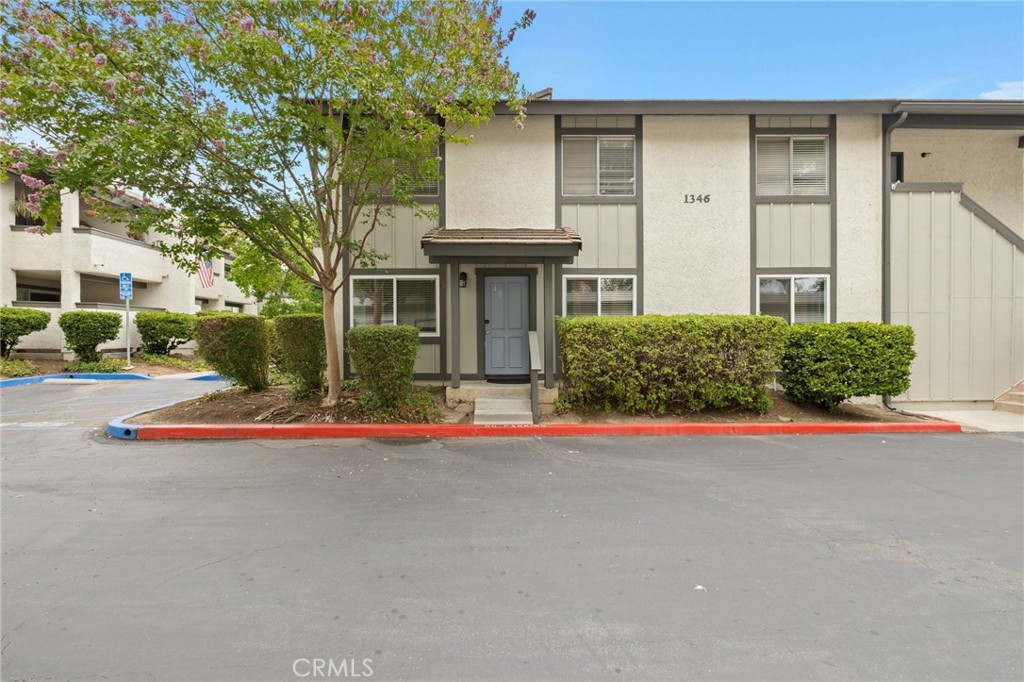 1346 E Hillcrest #40