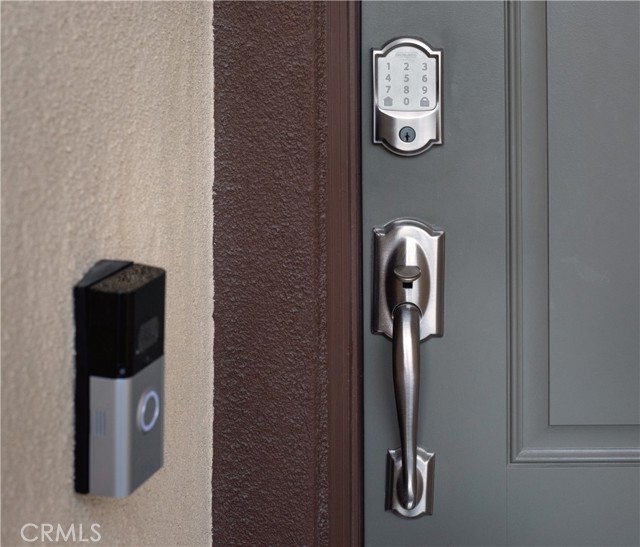 Detail Gallery Image 4 of 26 For 7075 Montecito Ln, Corona,  CA 92880 - 4 Beds | 3/1 Baths